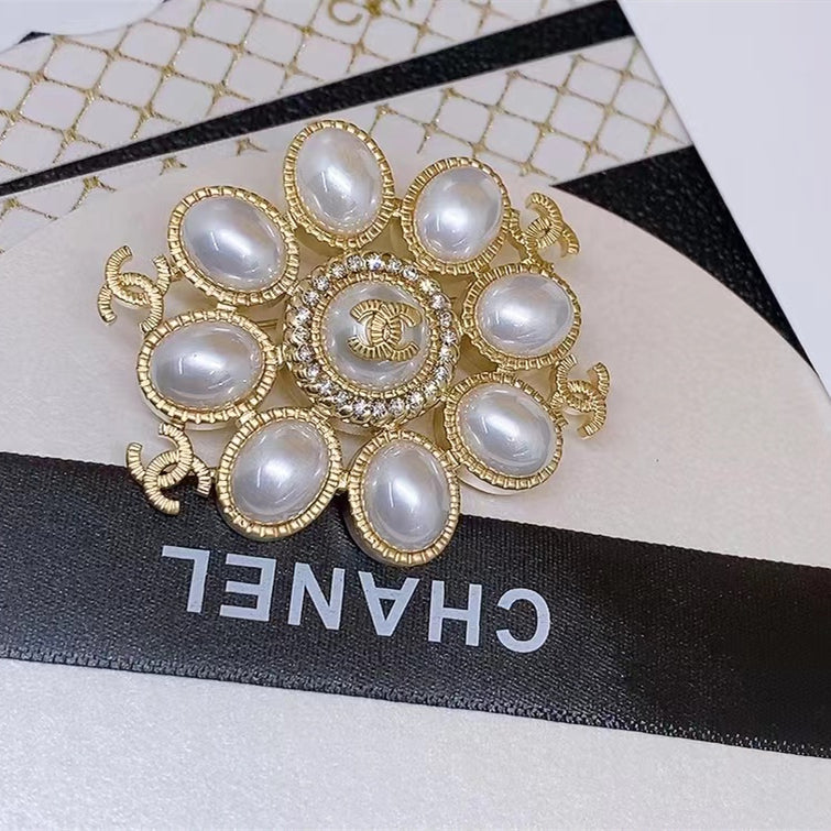 New Luxury Pearl Brooch