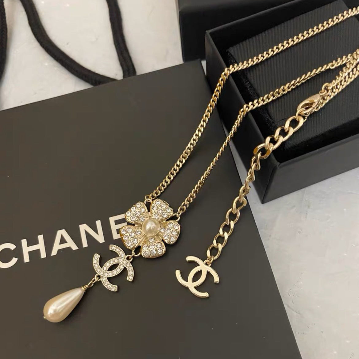 Flower Pendant Fashion Necklace