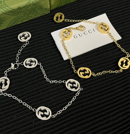 Fashionable letter G bracelet