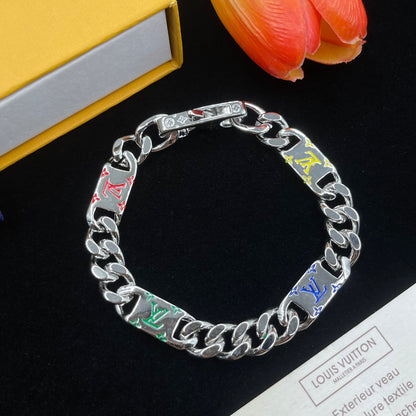 Retro embossed universal bracelet