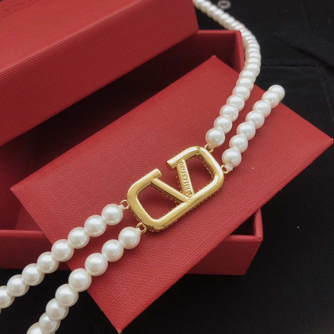 Luxurious double pearl necklace