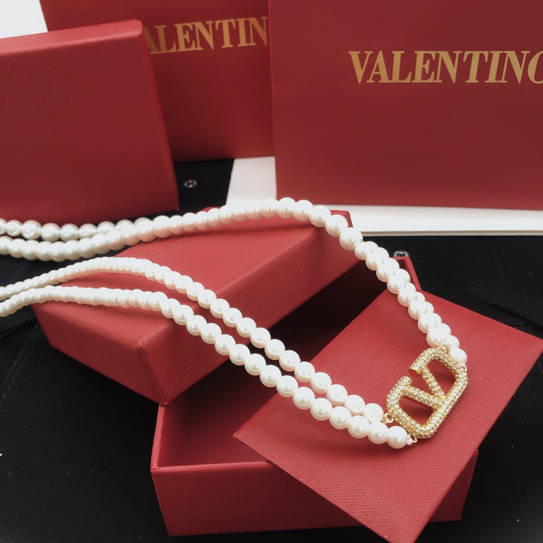 Luxurious double pearl necklace