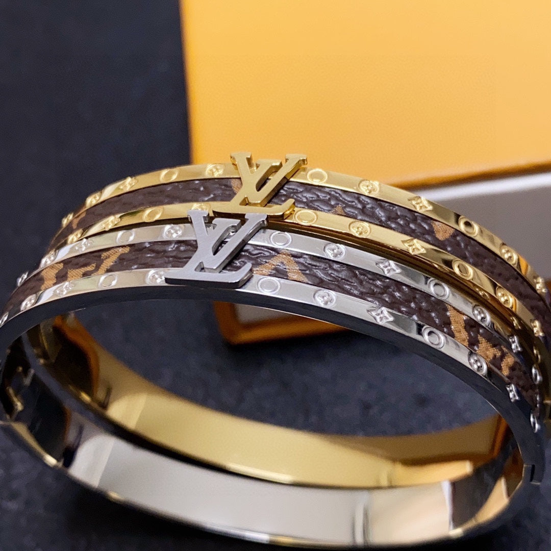 Printed leather bracelet