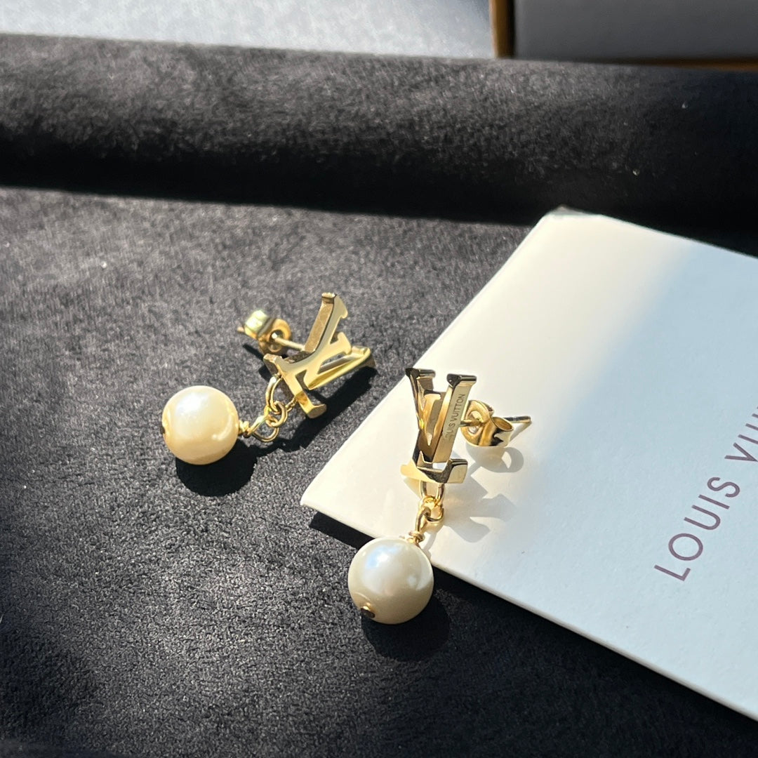 Pearl Drop Earrings